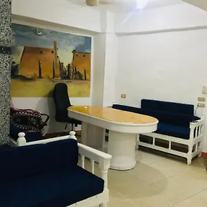 Albergue Sweet, Luksor